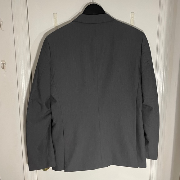 Savile Row Grey Mens 2-pc Suit w/slight stretch. Size 38R - Picture 2 of 12